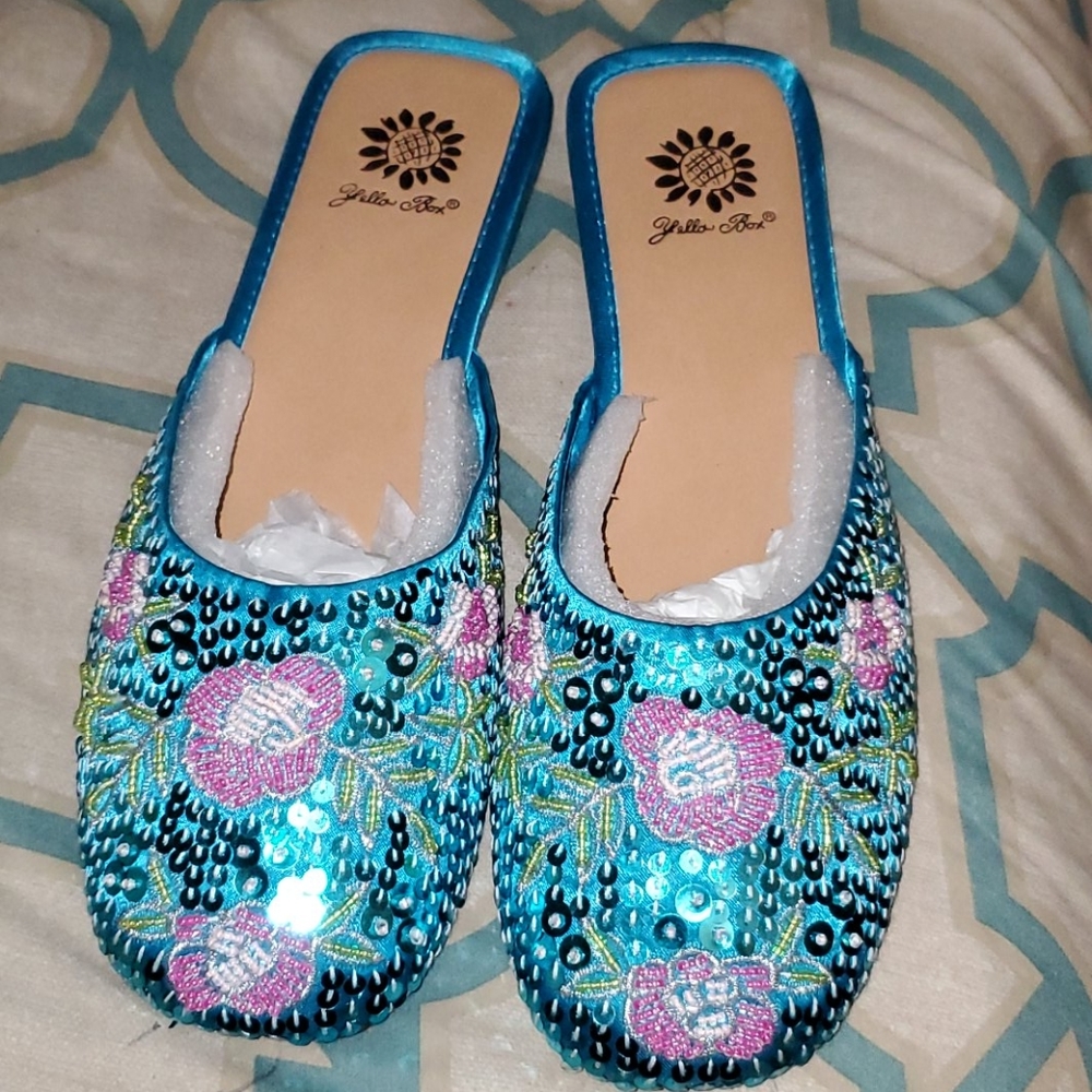 Yellow Box Lunar Style Flats ** NIB